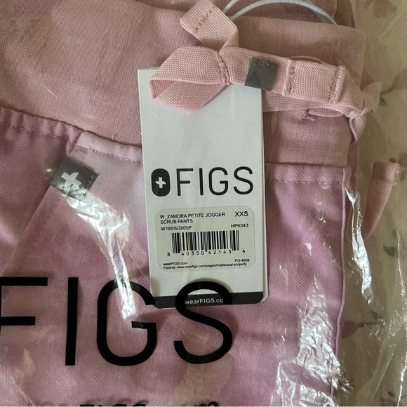 FIGS scrub set - Picture 4 of 5